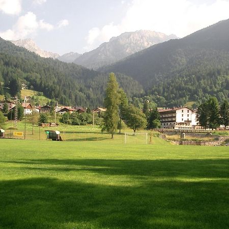 Hotel Davost Forni di Sopra Exterior foto